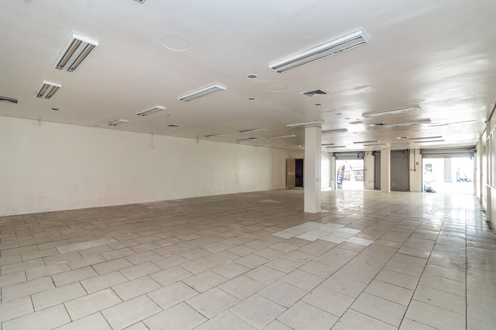 Loja com para aluguel, 294m² - Glória - Porto Alegre: 