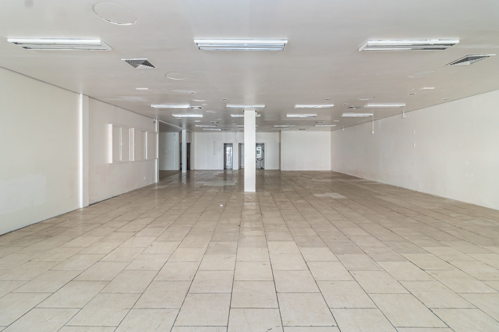 Loja com para aluguel, 294m² - Glória - Porto Alegre: 