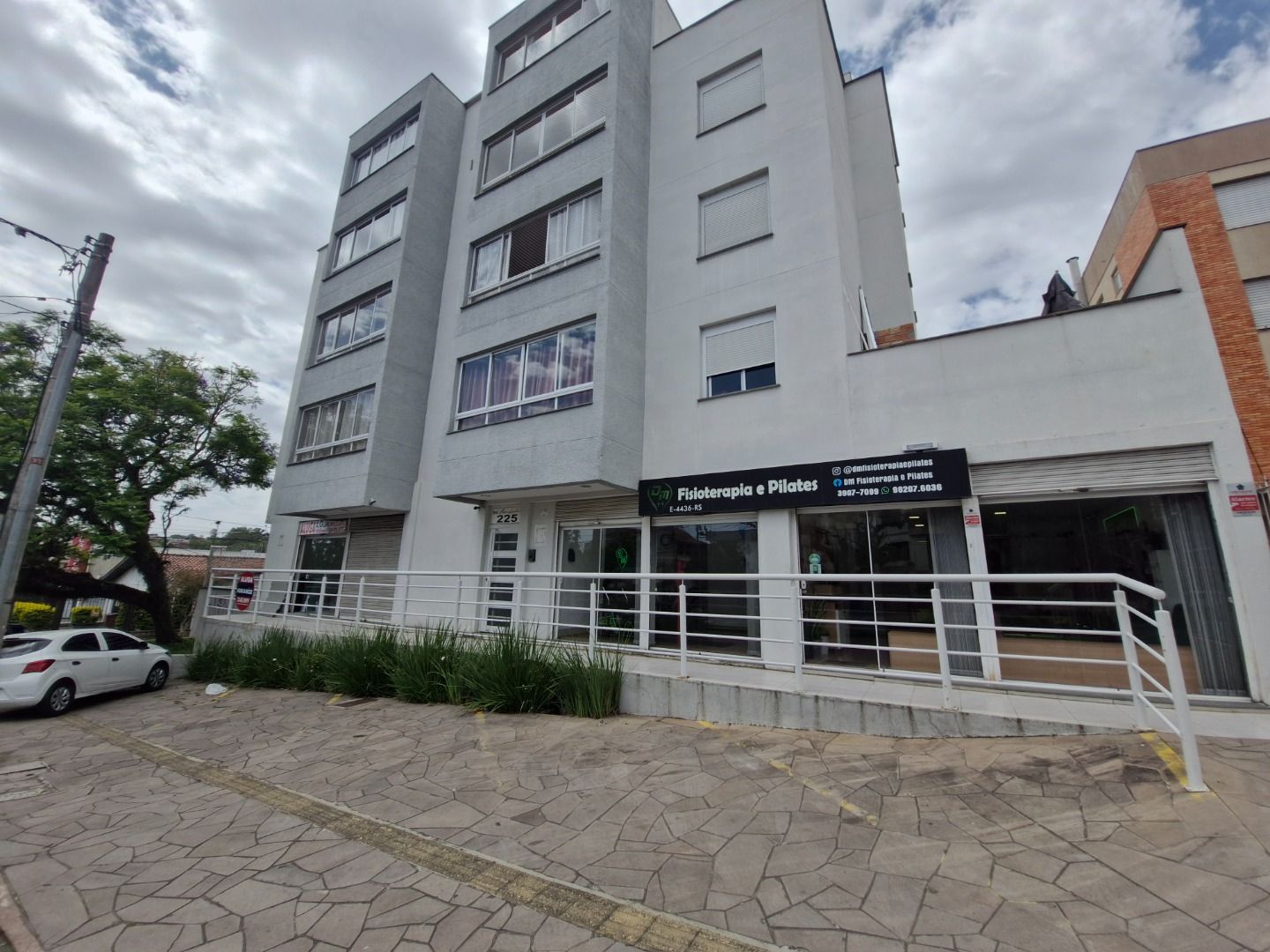 Loja com para aluguel, 45m² - Jardim Itu Sabará - Porto Alegre: 