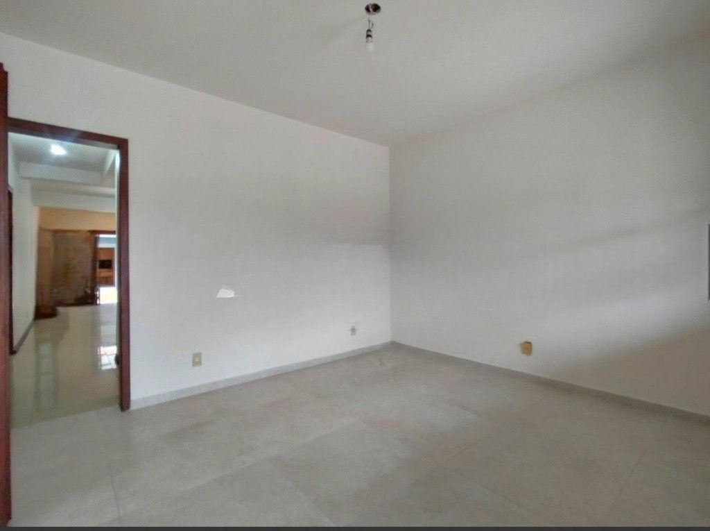 Casa com 4 quartos para aluguel, 292m² - Jardim Itu Sabará - Porto Alegre: 