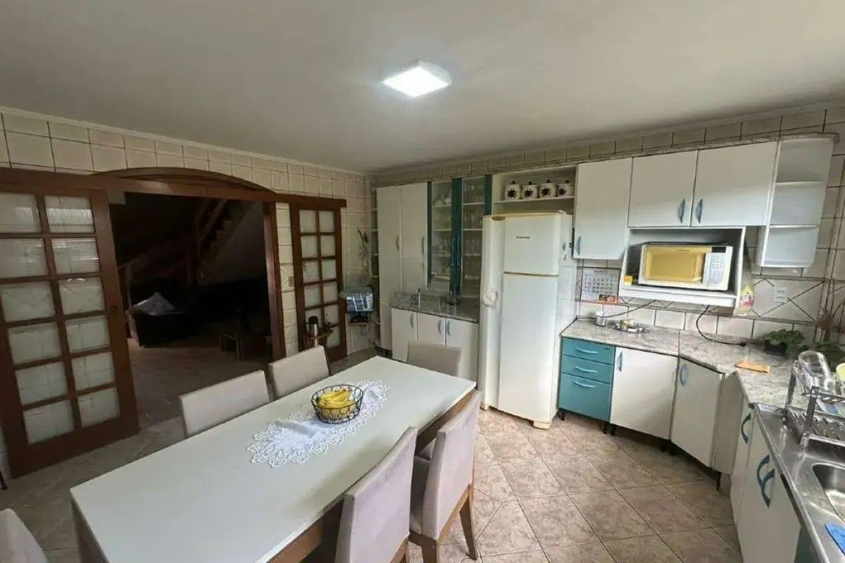 Casa com 4 quartos para aluguel, 299m² - Jardim Floresta - Porto Alegre: 