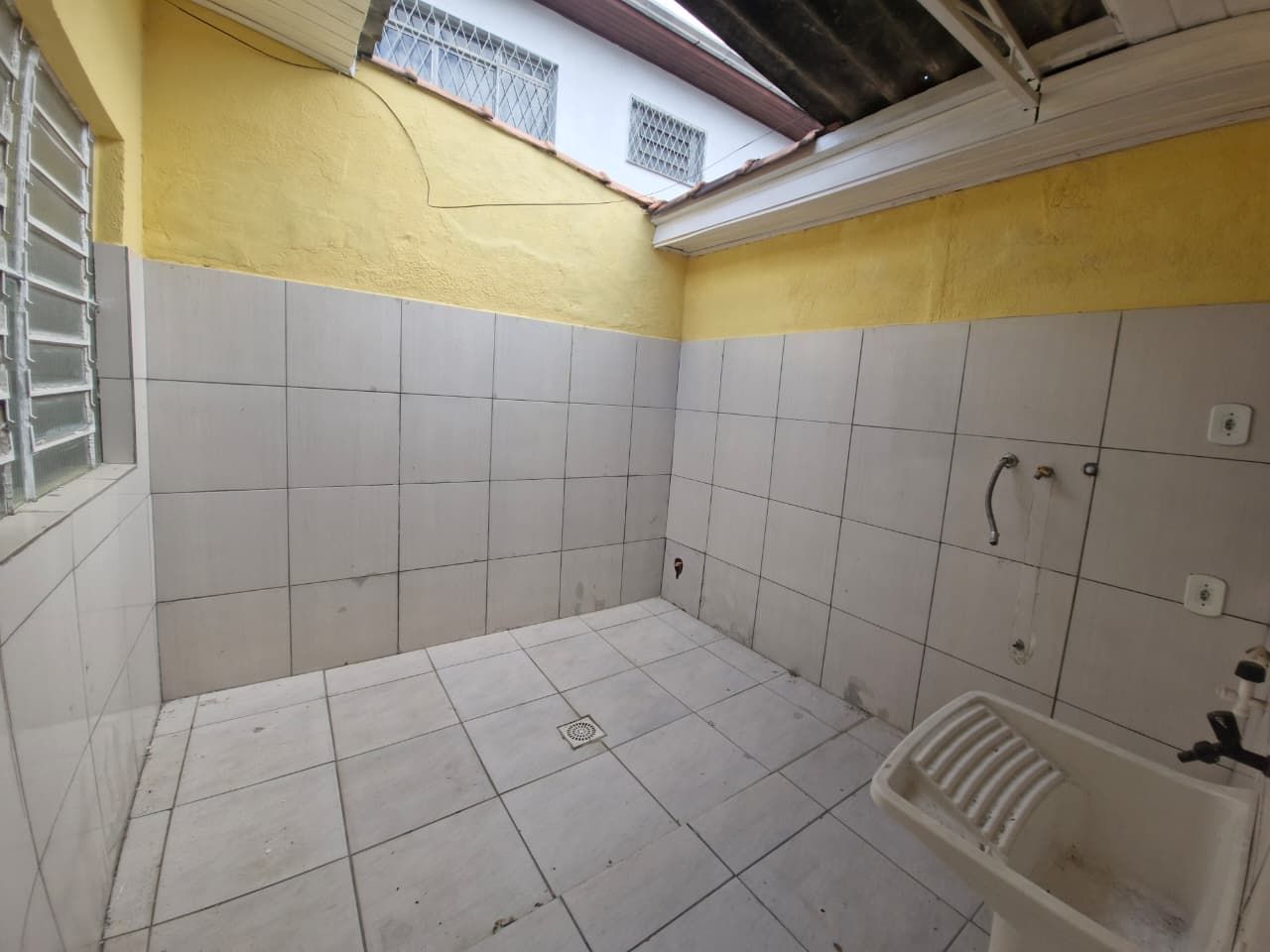 Casa com 2 quartos para aluguel, 78m² - Medianeira - Porto Alegre: 