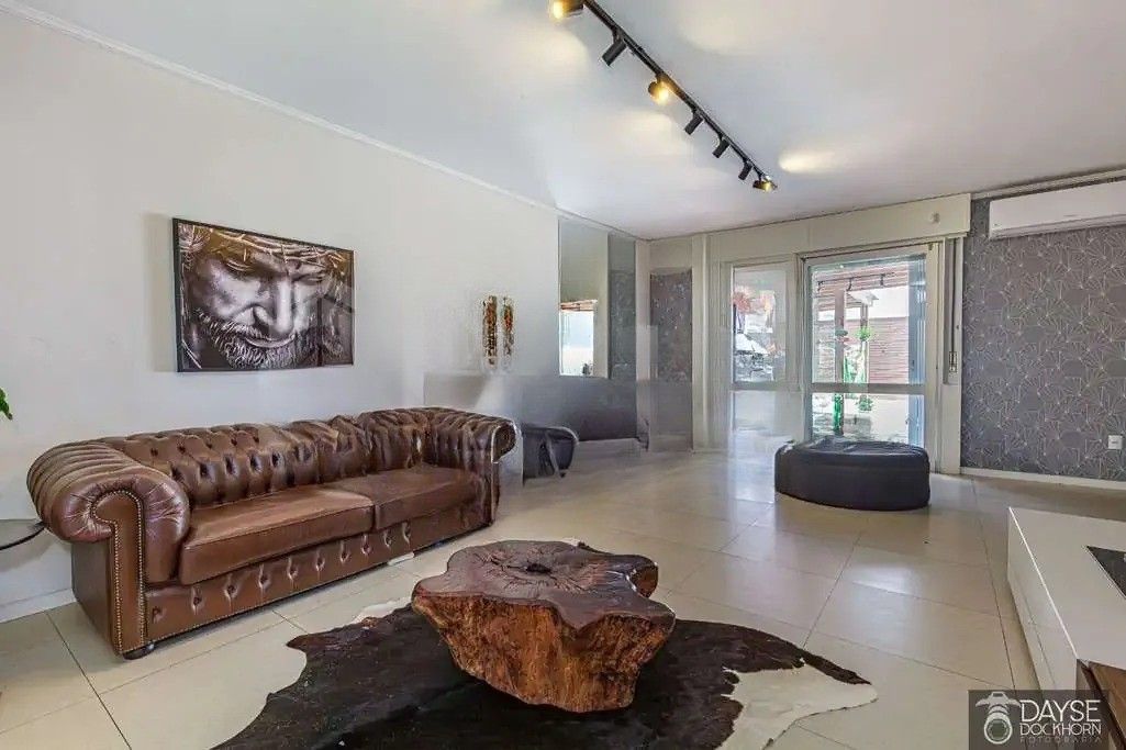 Casa com 3 quartos para aluguel, 250m² - Jardim Lindóia - Porto Alegre: 