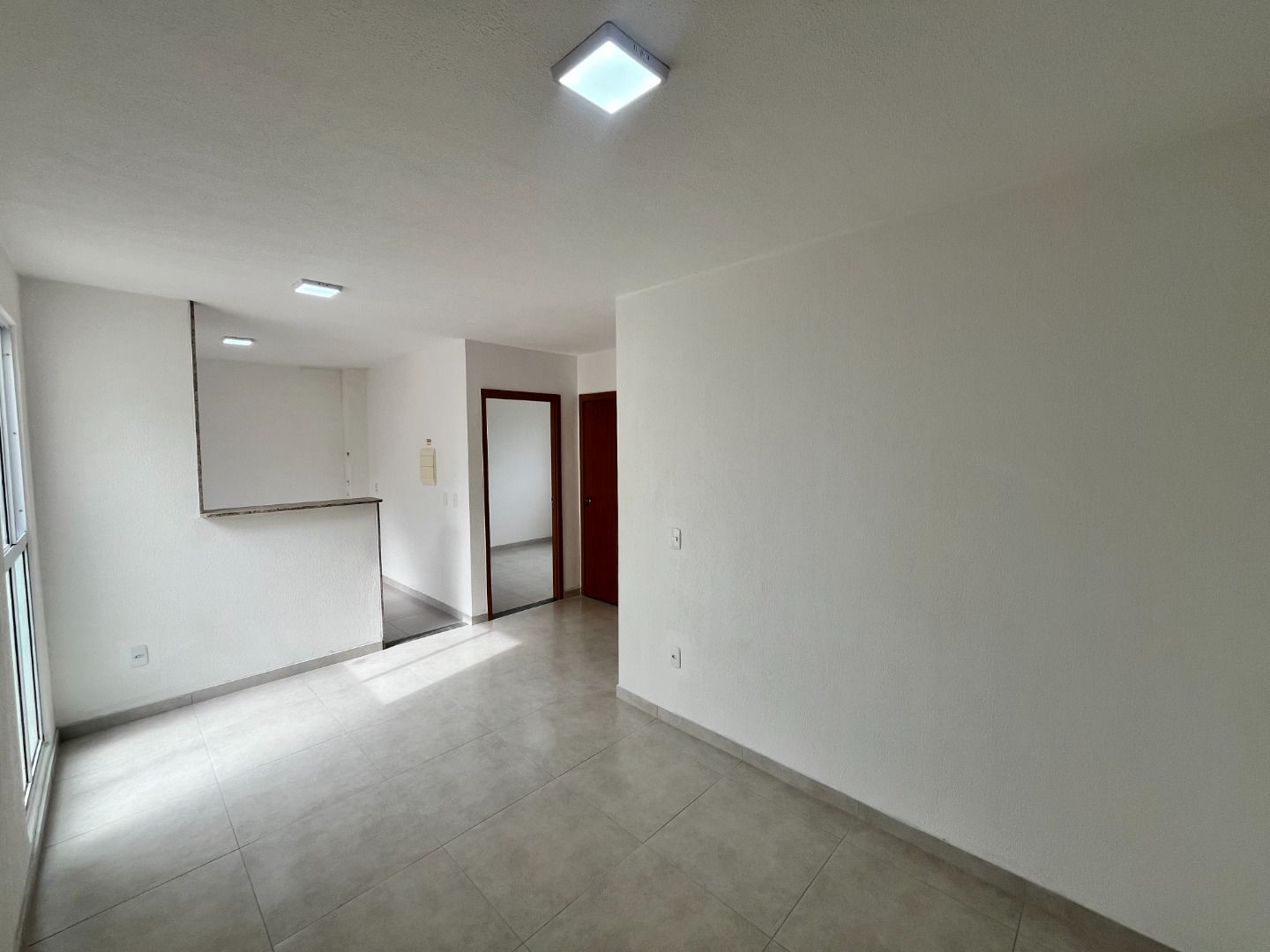 Apartamento com 2 quartos para aluguel, 45m² - Dona Mercedes - Gravataí: 