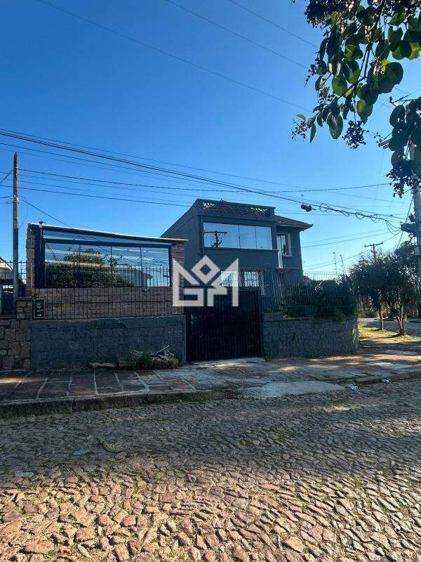 Casa com 4 quartos à venda, 249m² - Teresópolis - Porto Alegre: 