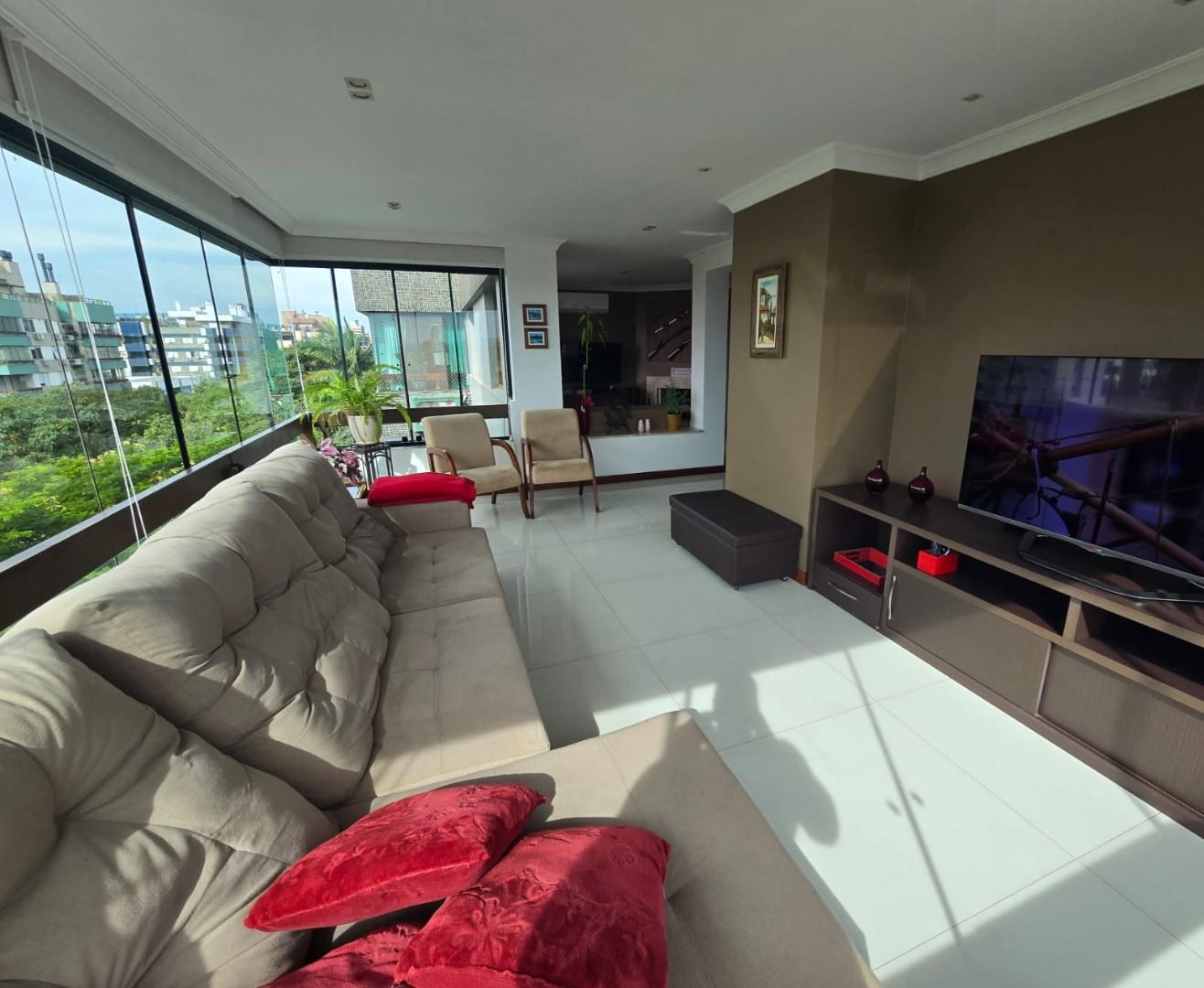 Apartamento com 3 quartos para aluguel, 295m² - Jardim Lindóia - Porto Alegre: 