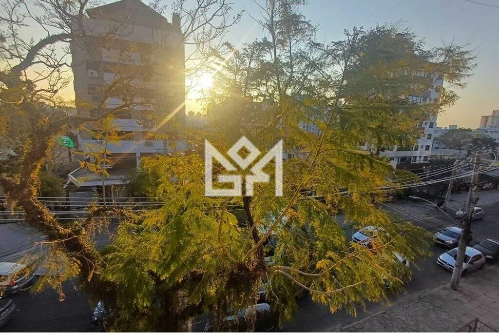 Apartamento com 4 quartos à venda, 77m² - Passo Da Areia - Porto Alegre: 