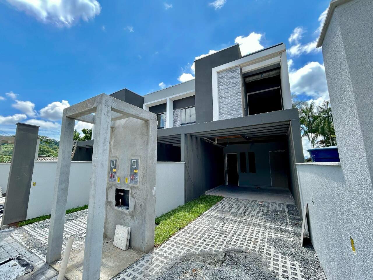 Sobrado Geminado à venda no Água Verde: 