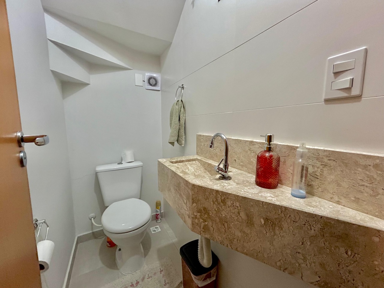 Sobrado Geminado à venda no Velha Central: 