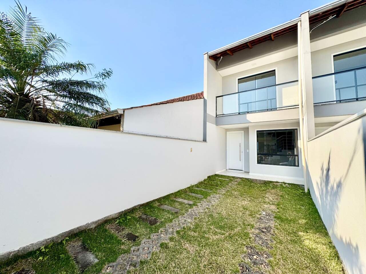 Sobrado Geminado à venda no Passo Manso: 