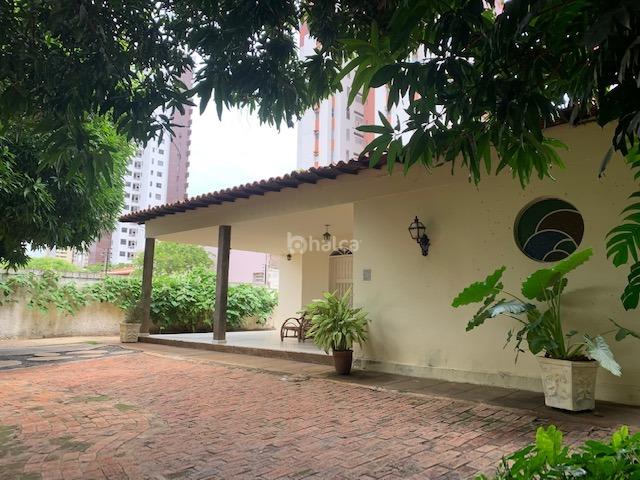 Casa Comercial para aluguel no Joquei: 