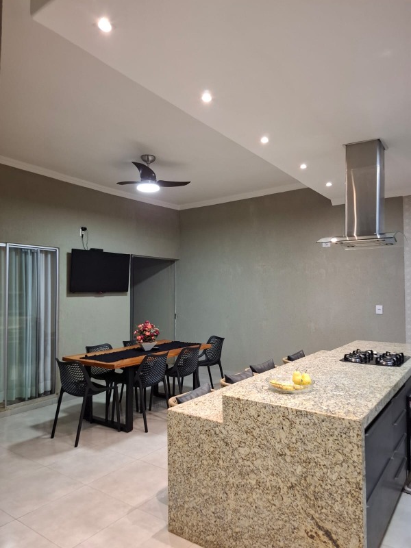 Casa à venda no Residencial e Comercial Goldenpark: 