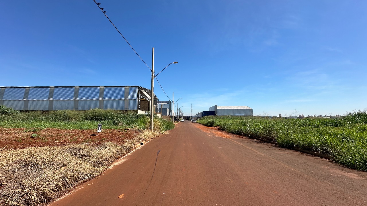 Terreno Industrial à venda no Vila Industrial: 