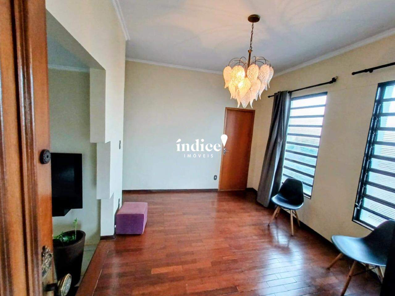 Casas para à venda no Parque dos Bandeirantes na cidade de Ribeirão Preto: Sala de visita