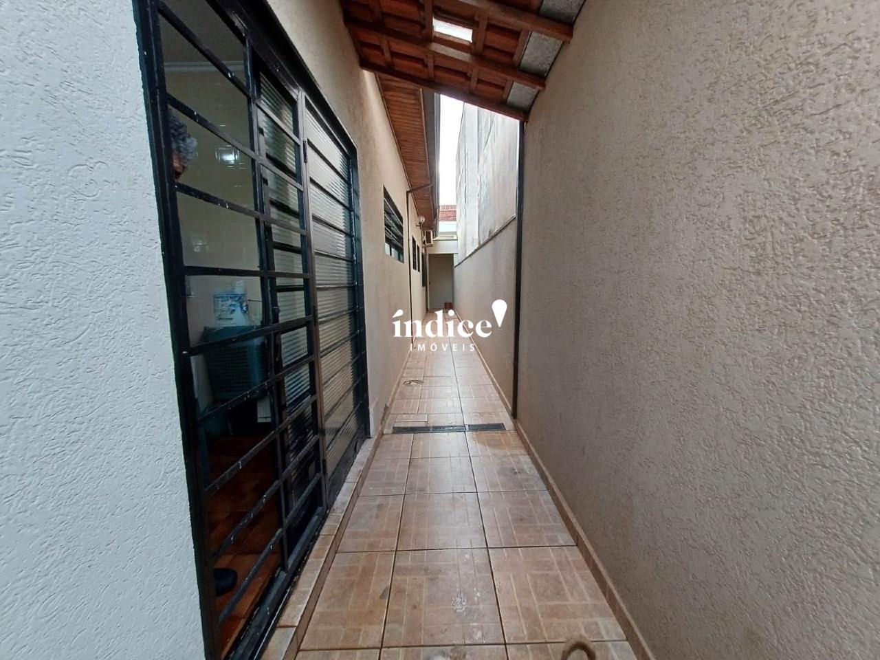 Casas para à venda no Parque dos Bandeirantes na cidade de Ribeirão Preto: Quintal lateral