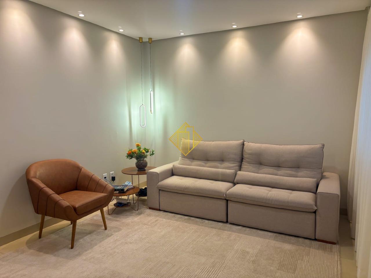 Sobrado à venda no Recanto Tropical: 