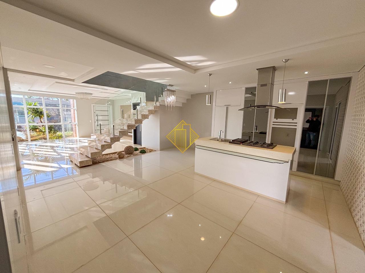 Sobrado à venda no Pioneiros Catarinenses: 