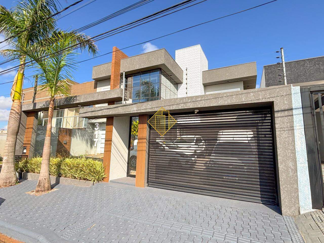 Sobrado à venda no Pioneiros Catarinenses: 