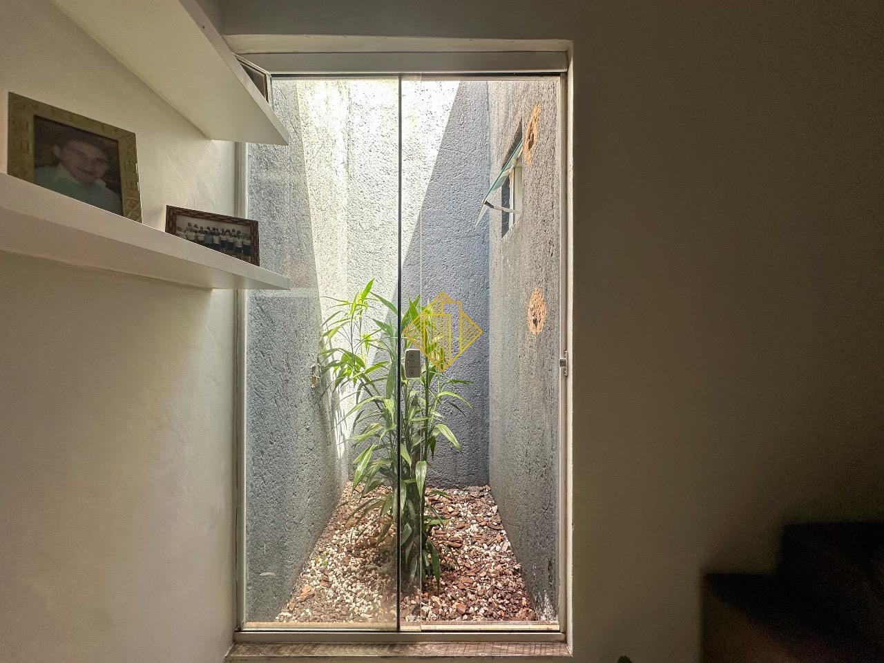 Casa à venda no Esmeralda: 