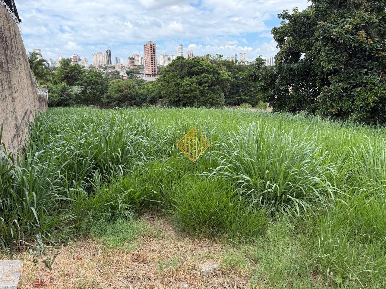 Terreno à venda no Country: 