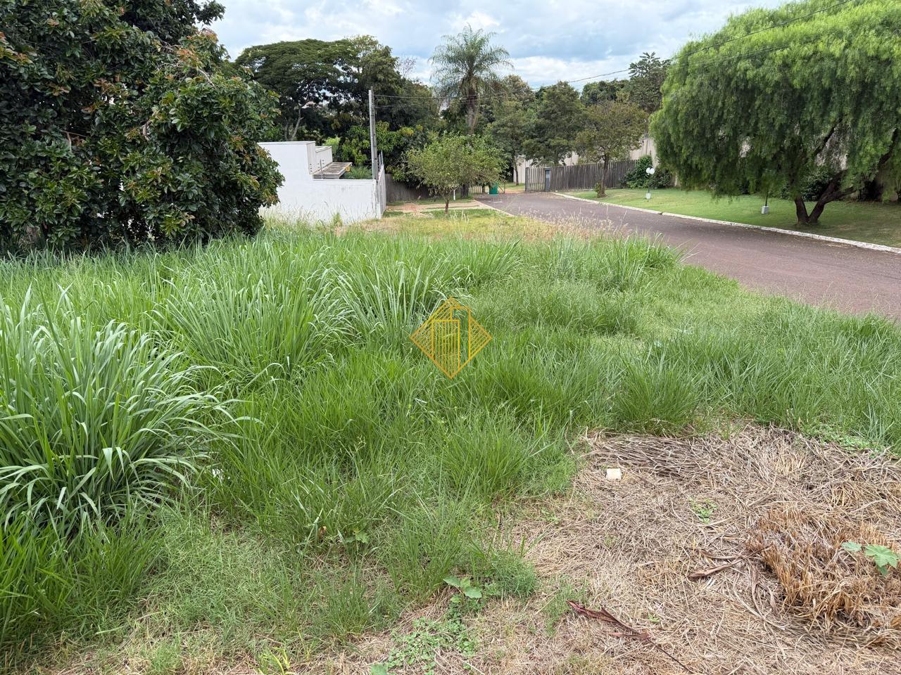 Terreno à venda no Country: 