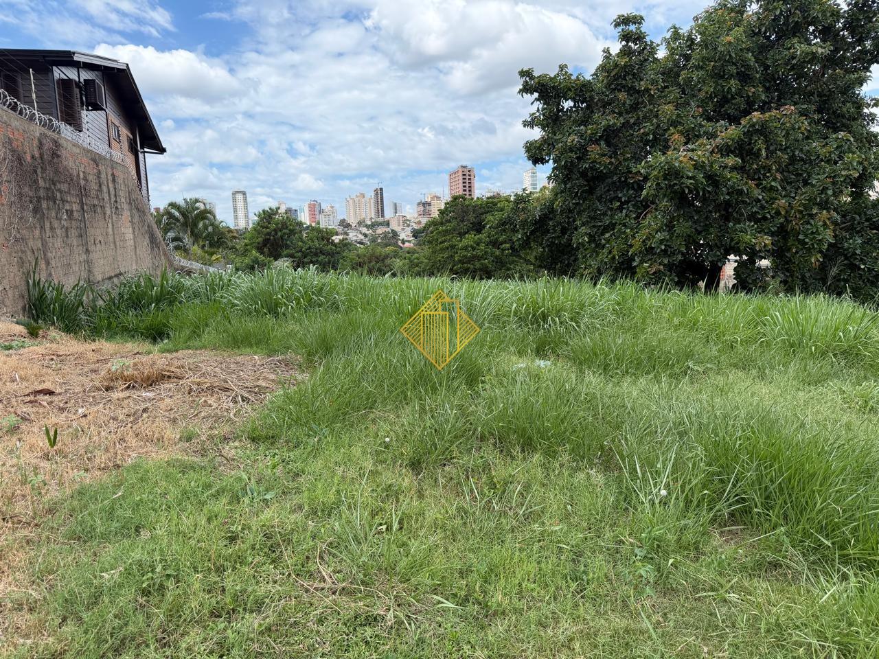 Terreno à venda no Country: 