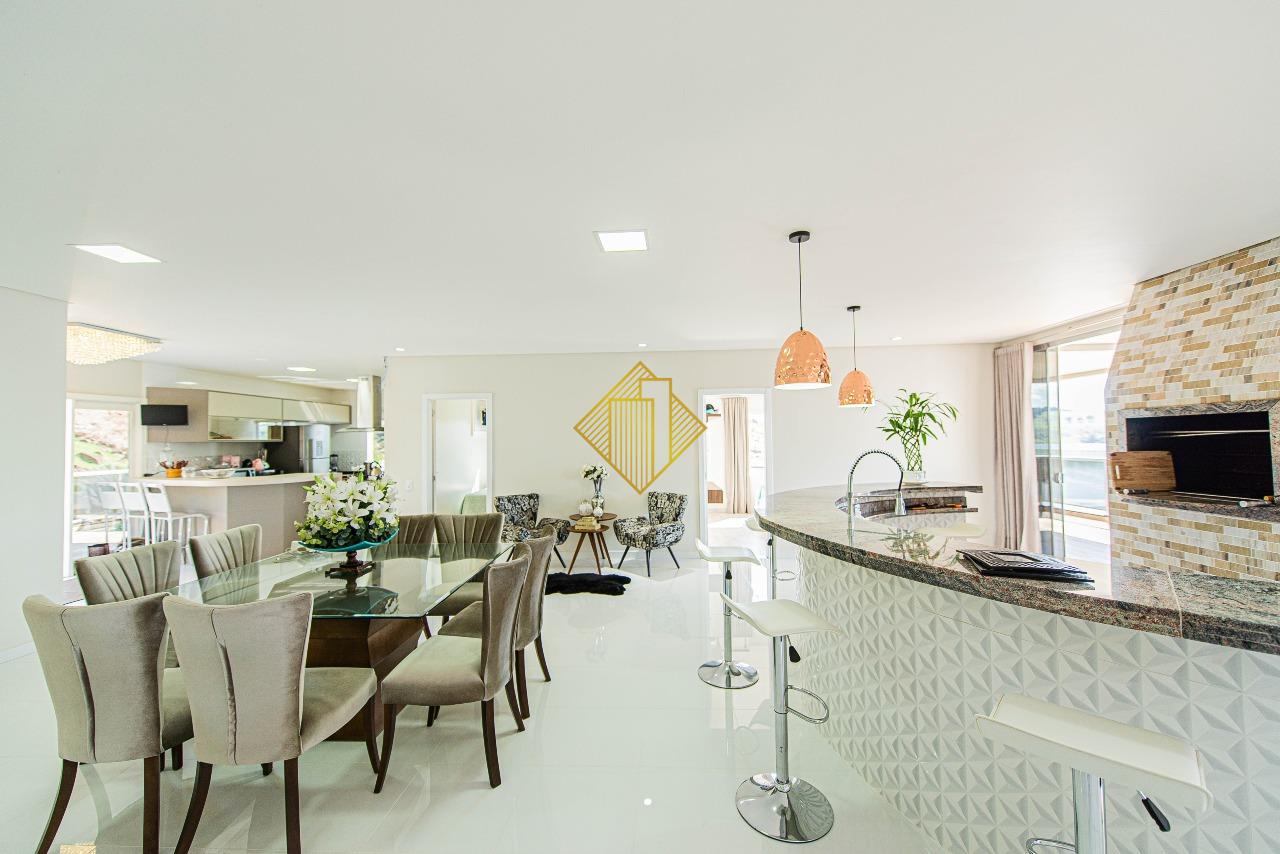 Sobrado à venda no Centro: 