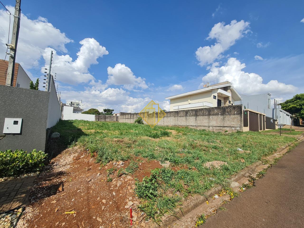 Terreno à venda no Country: 