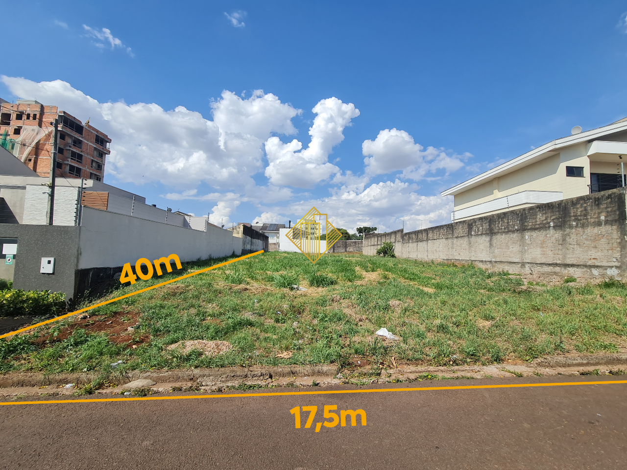 Terreno à venda no Country: 