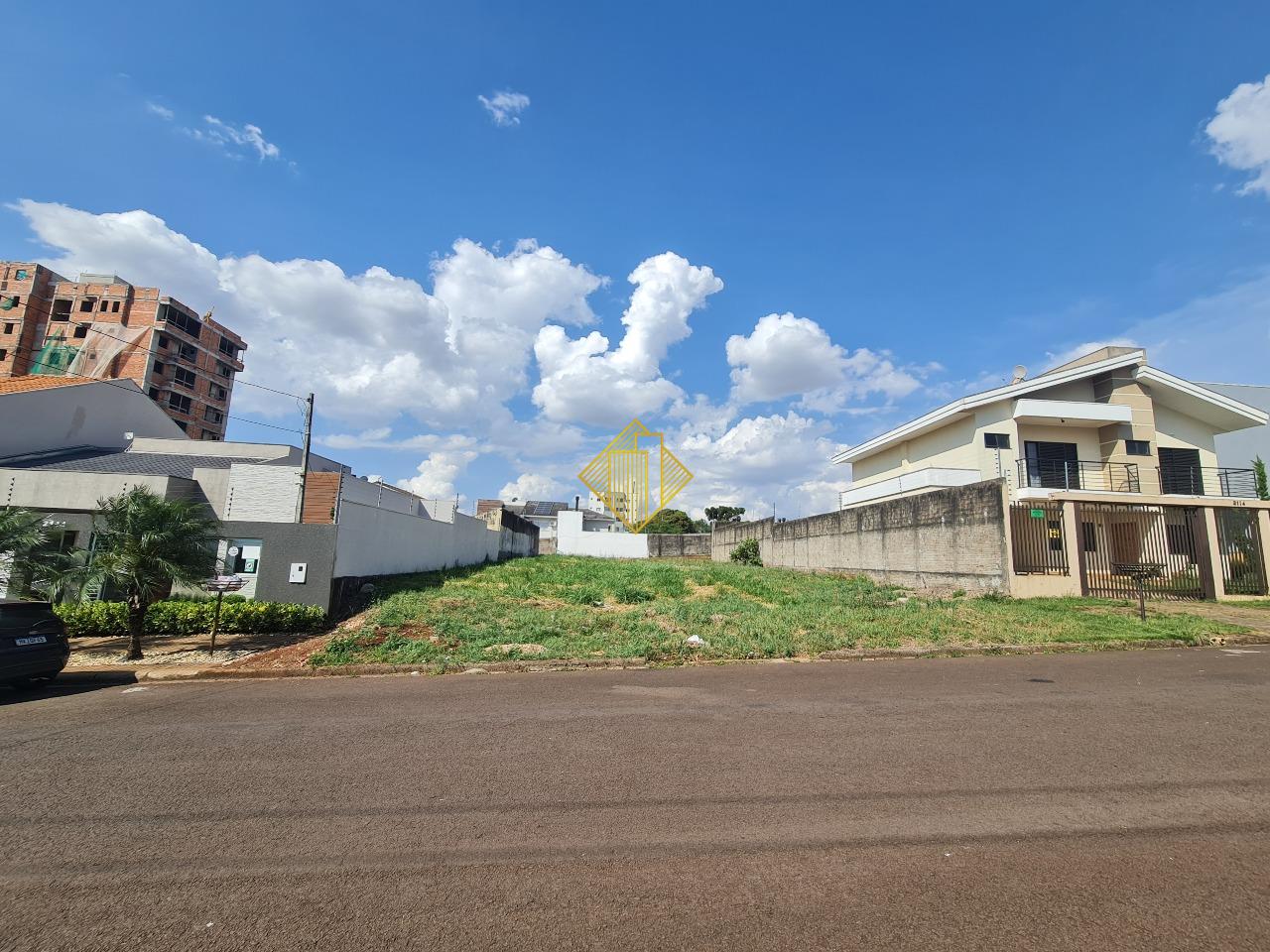 Terreno à venda no Country: 