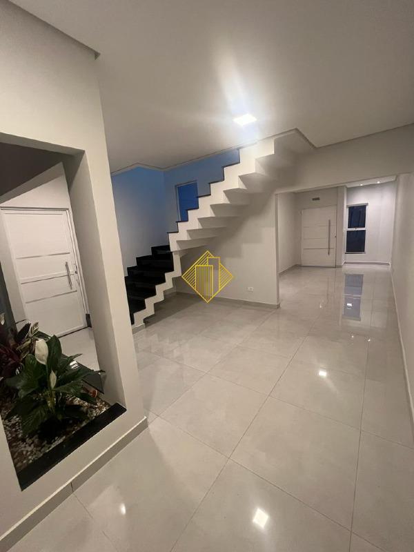 Sobrado à venda no Recanto Tropical: 