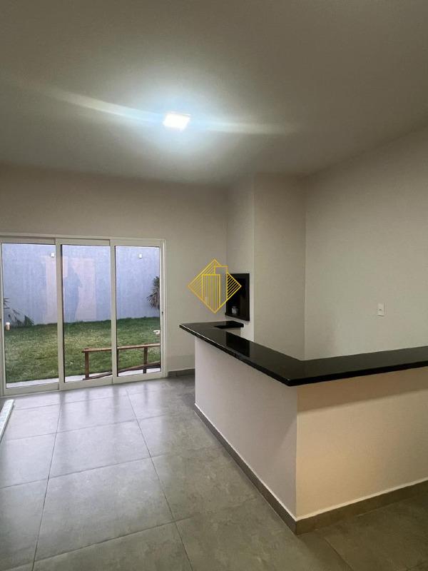 Sobrado à venda no Recanto Tropical: 