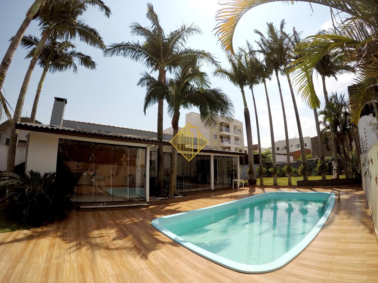 Sobrado à venda no Coqueiral: 