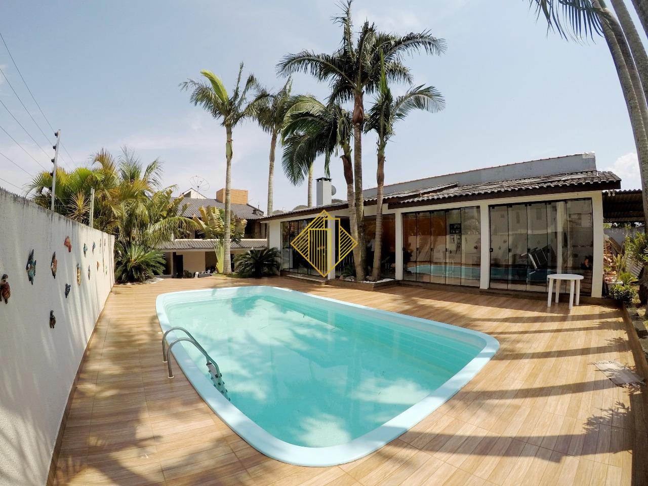 Sobrado à venda no Coqueiral: 