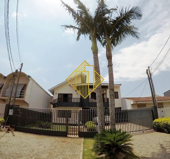 Sobrado à venda no Coqueiral: 