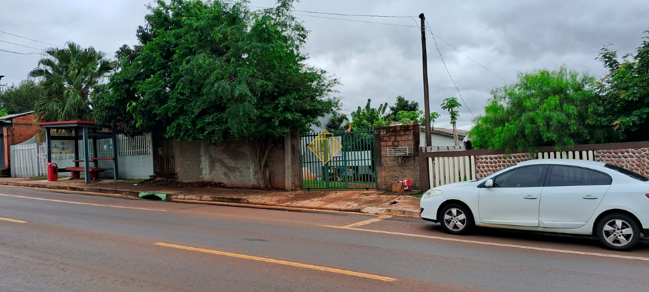Terreno à venda no Floresta: 