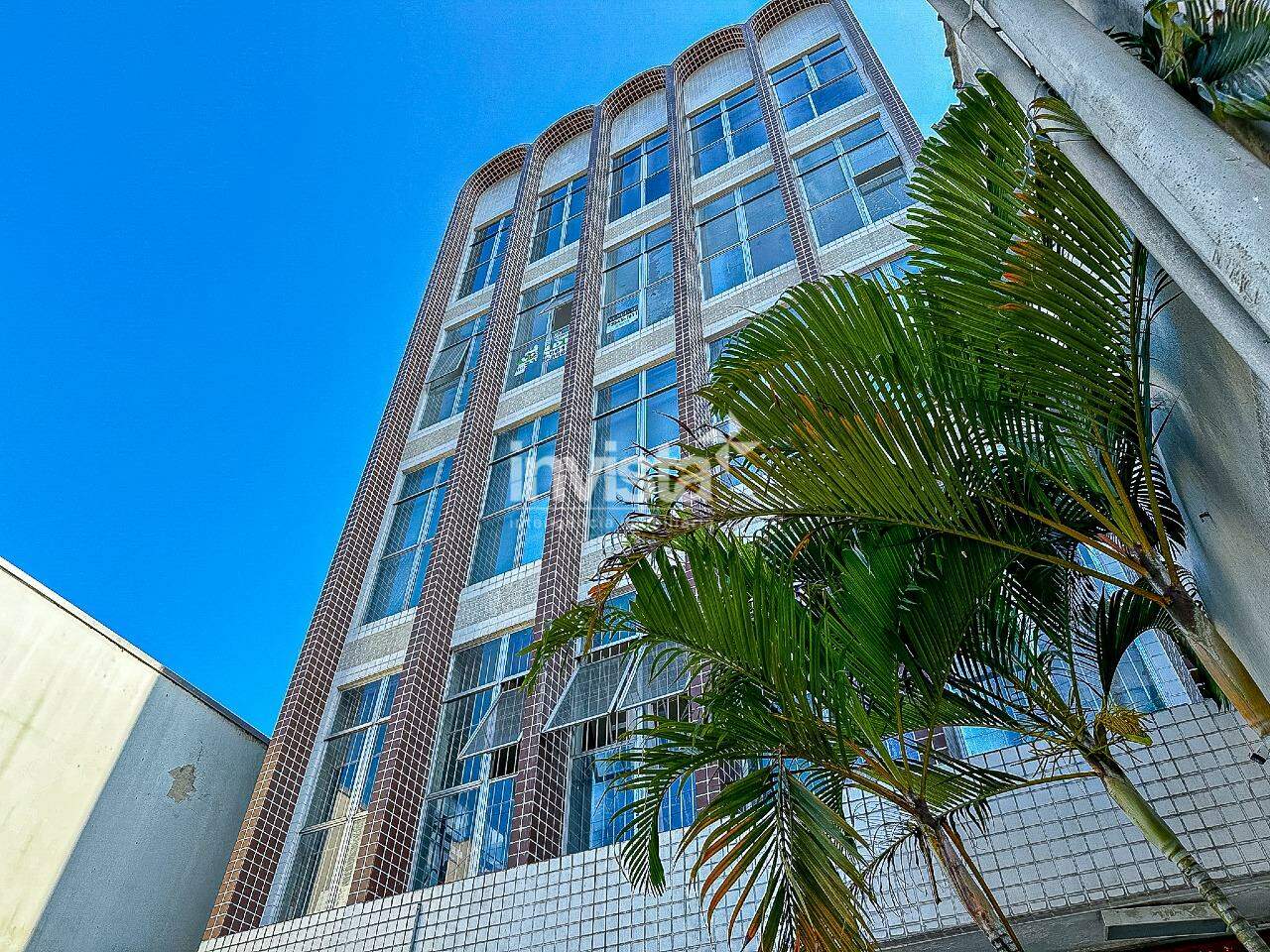 C&oacute;digo: 19703 R$ 1.340.000,00 Sala Comercial &agrave; venda no bairro Vila Mathias 268 m&sup2; 0 quartos 0 vagas - Santos