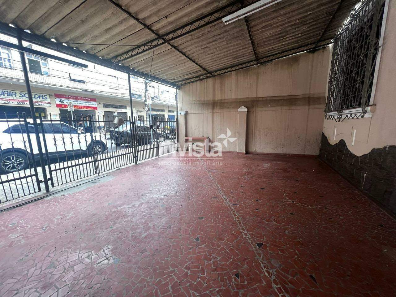 C&oacute;digo: 20185 R$ 2.130.000,00 Casa &agrave; venda no bairro Macuco 300 m&sup2; 4 quartos 3 vagas - Santos