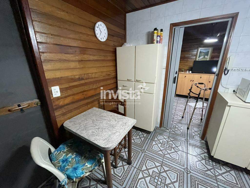 Casa com Ed&iacute;cula no Bairro do Gonzaga - Santos