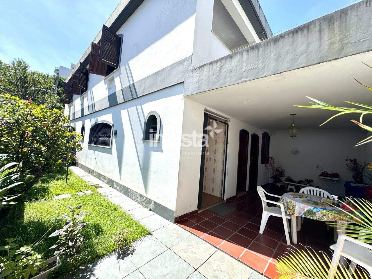 C&oacute;digo: 25918 R$ 1.950.000,00 Casa &agrave; venda no bairro Ponta da Praia 280 m&sup2; 3 quartos 3 vagas - Santos