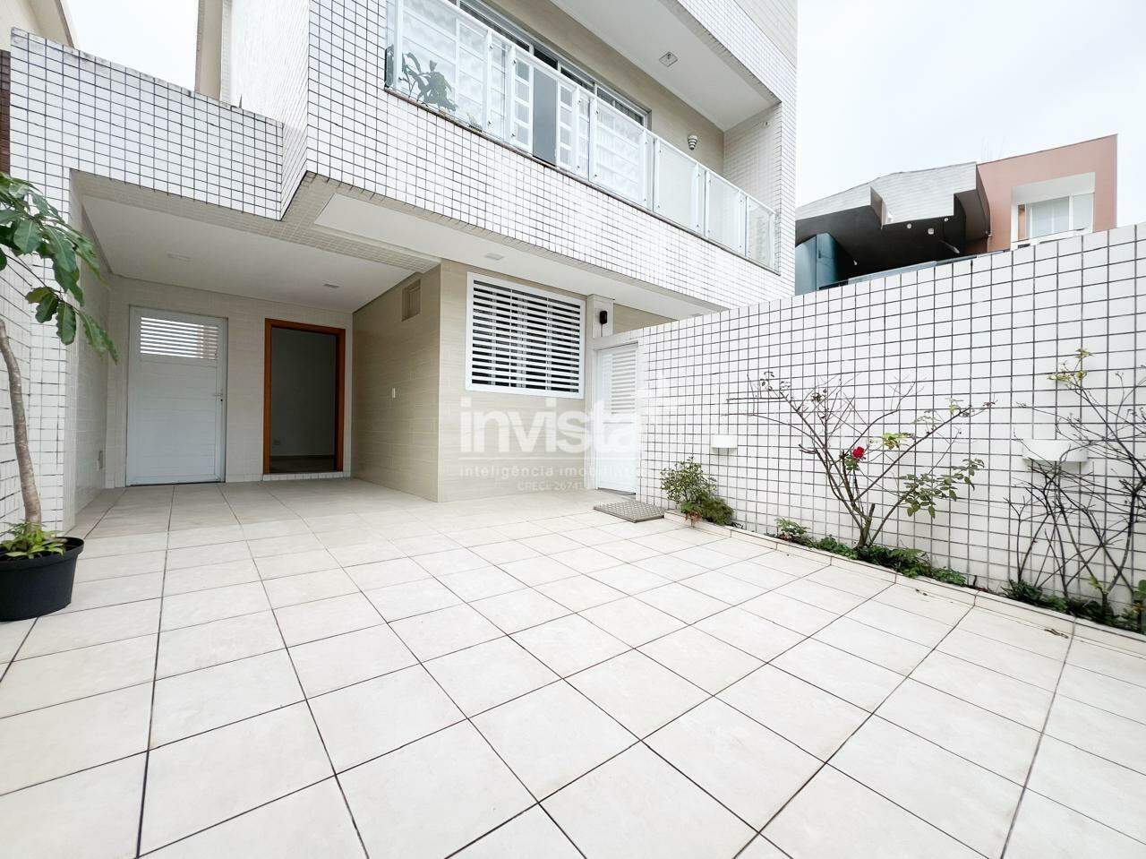 C&oacute;digo: 27673 R$ 1.100.000,00 Casa &agrave; venda no bairro Ponta da Praia 166 m&sup2; 3 quartos 2 vagas - Santos