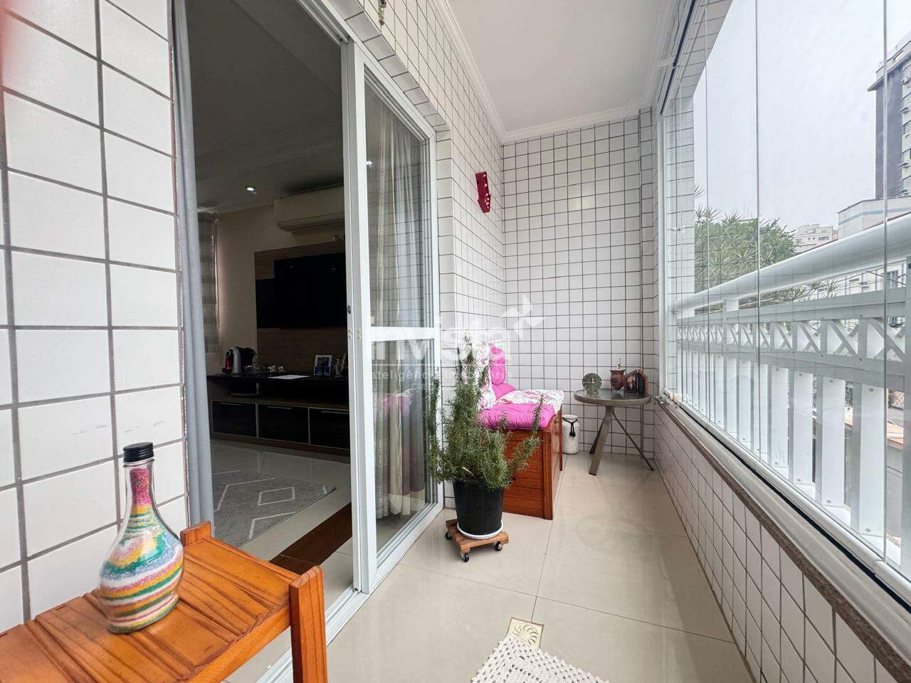 C&oacute;digo: 29417 R$ 1.050.000,00 Casa &agrave; venda no bairro Campo Grande 200 m&sup2; 3 quartos 2 vagas - Santos