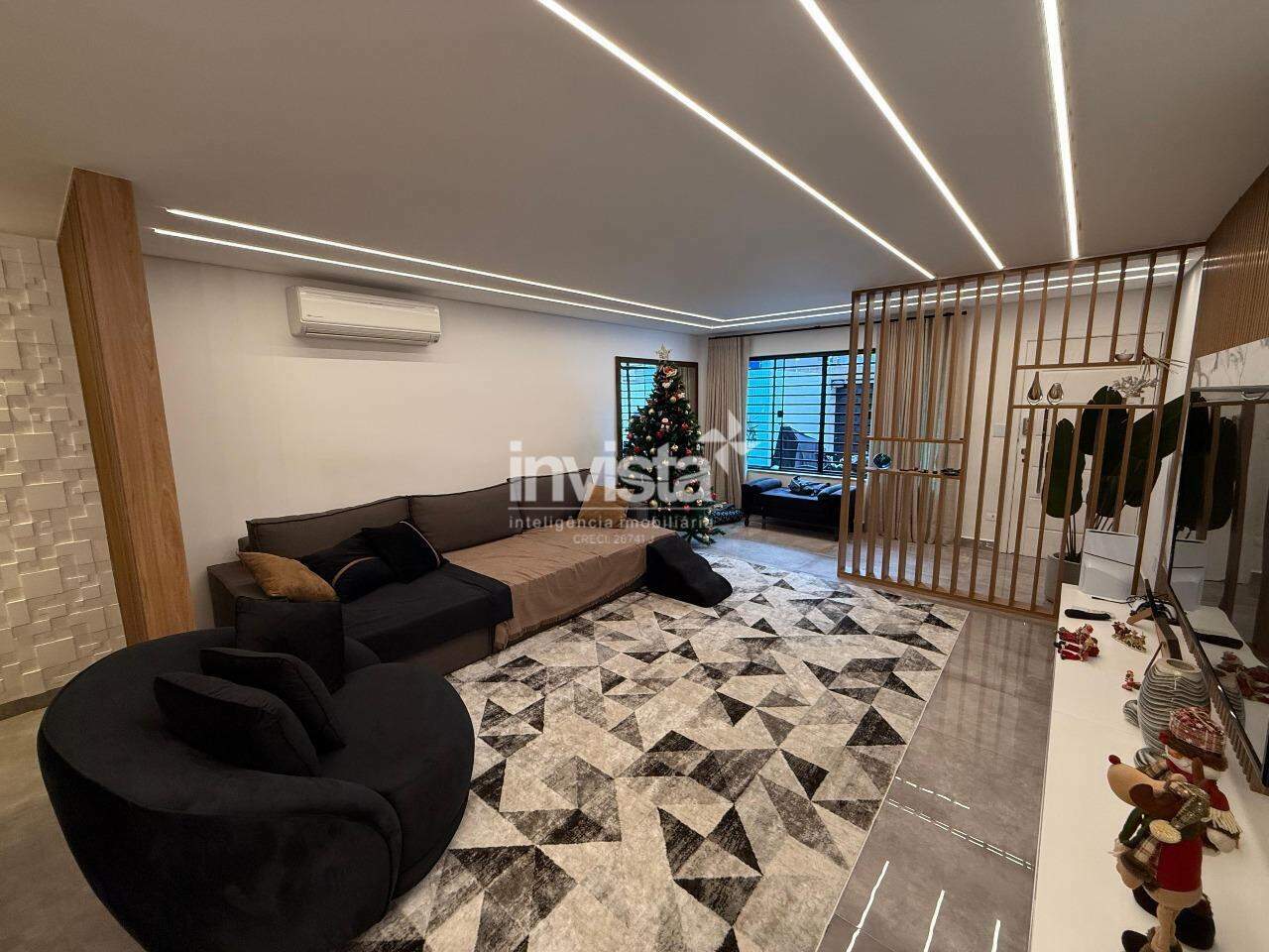 C&oacute;digo: 33394 R$ 2.700.000,00 Casa &agrave; venda no bairro Embar&eacute; 200 m&sup2; 3 quartos 2 vagas - Santos