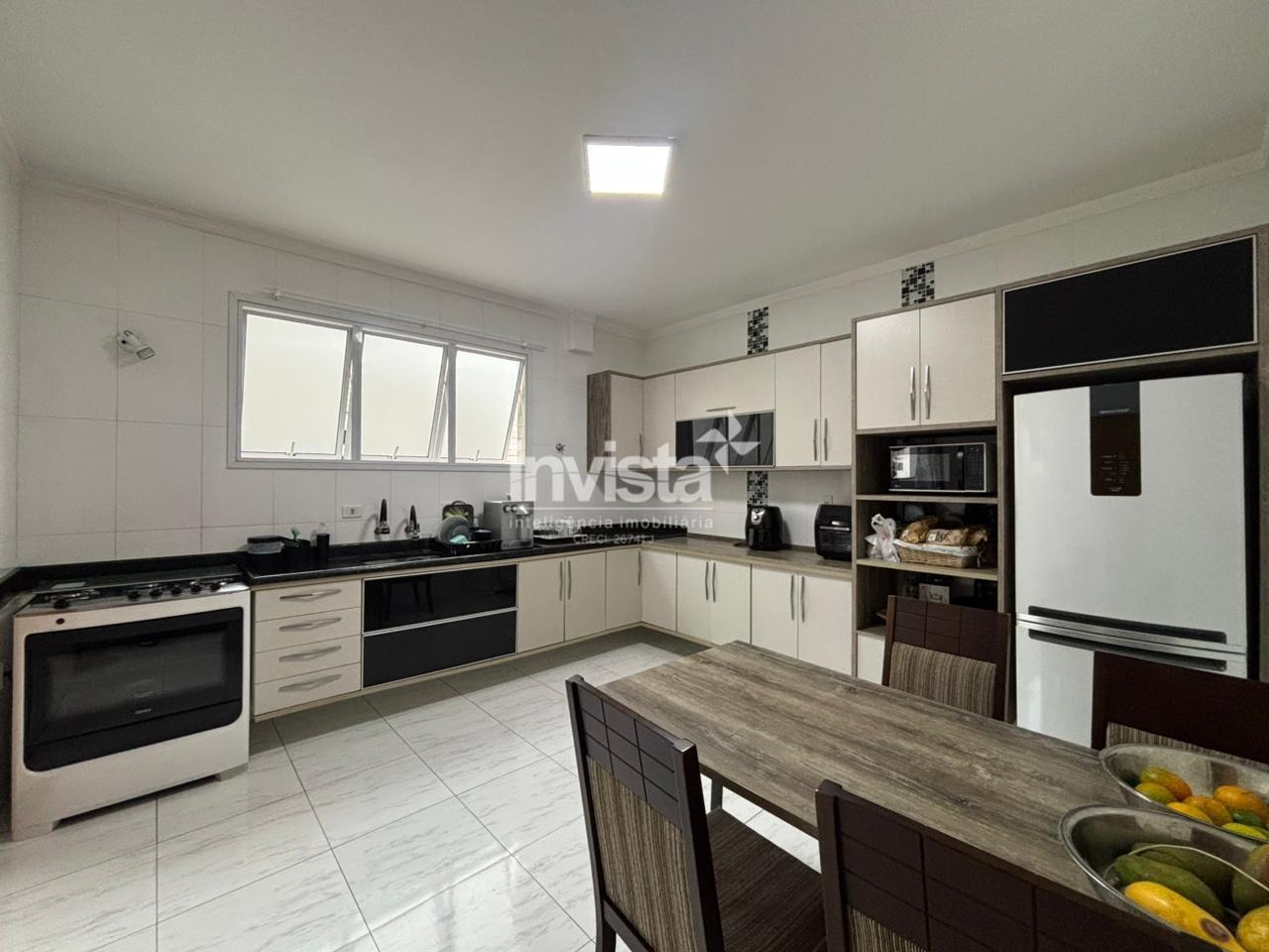 Casa &agrave; venda no bairro Campo Grande - Santos