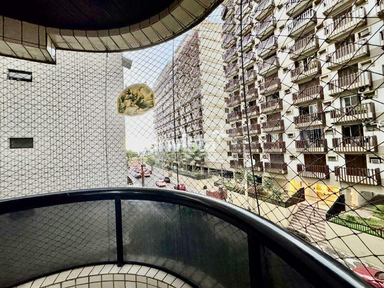 C&oacute;digo: 38411 R$ 1.500.000,00 Apartamento &agrave; venda no bairro Pomp&eacute;ia 162 m&sup2; 3 quartos 2 vagas - Santos