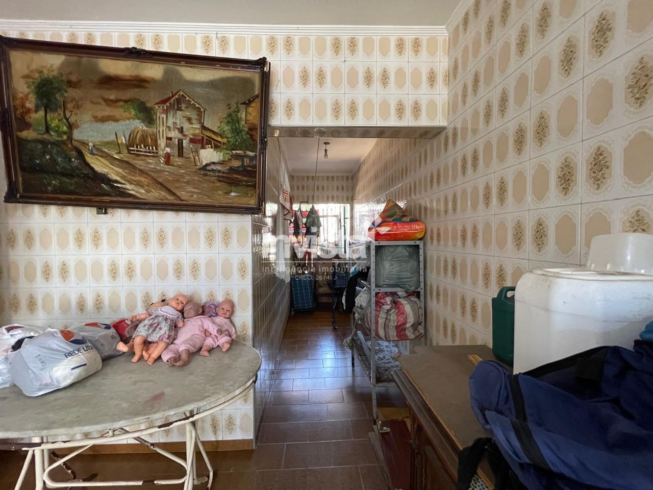 Casa &agrave; venda em Santos (Vila Belmiro) &ndash; 3 quartos, 2 su&iacute;tes, 193 m&sup2; de &aacute;rea interna - Santos