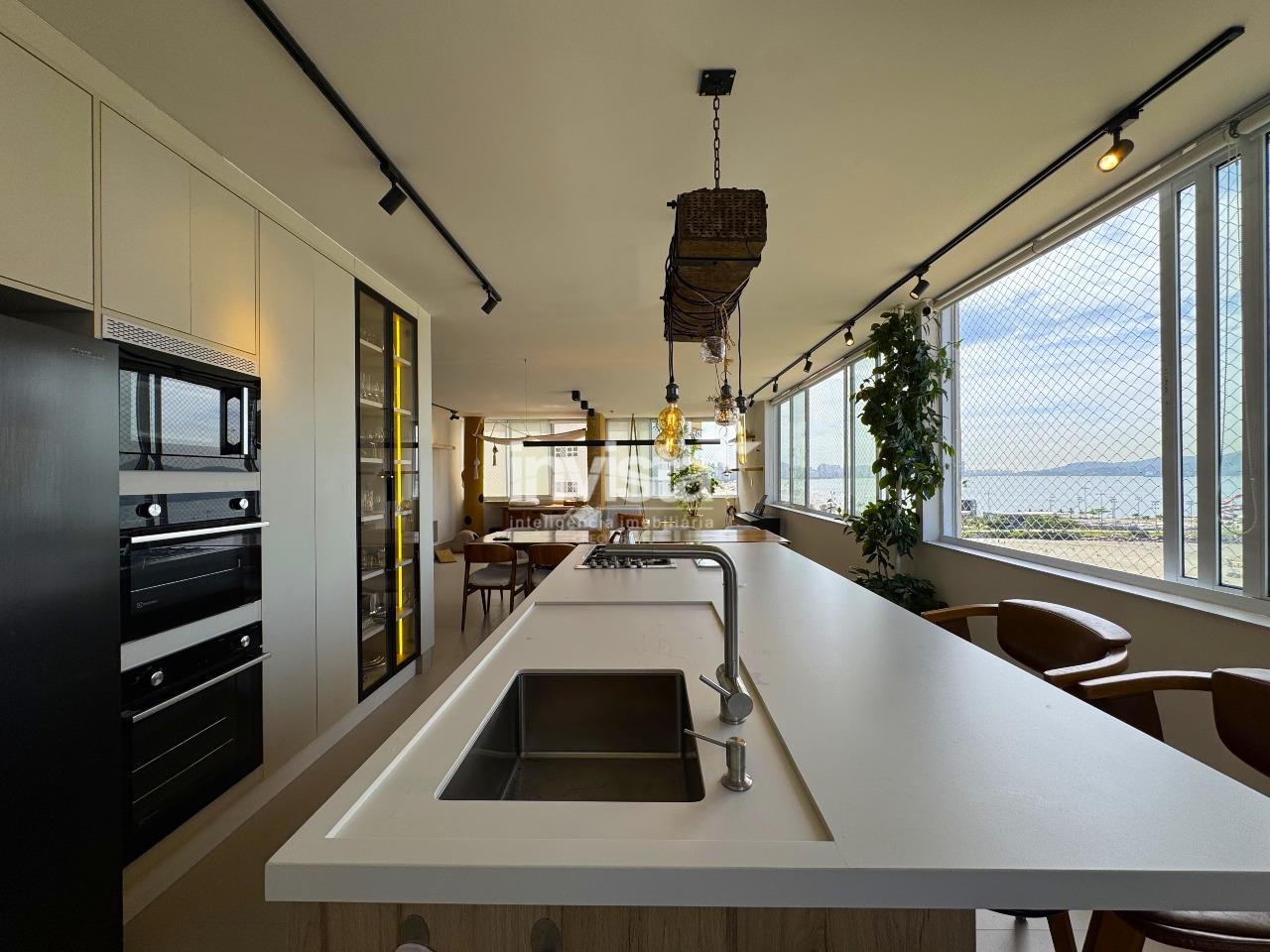 Pr&eacute;dio p&eacute; na Areia com vista panor&acirc;mica 180&deg; Graus de toda a orla de Santos e S&atilde;o Vicente. - Santos