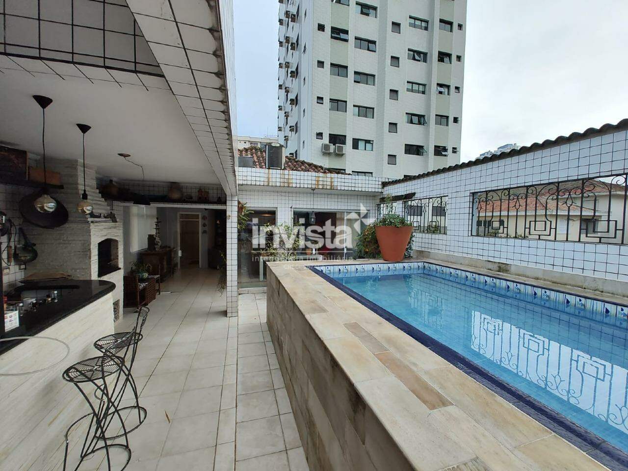 C&oacute;digo: 7585 R$ 2.700.000,00 Casa &agrave; venda no bairro Ponta da Praia 244 m&sup2; 3 quartos 2 vagas - Santos