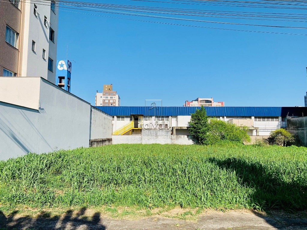 Terreno à venda no Centro: 