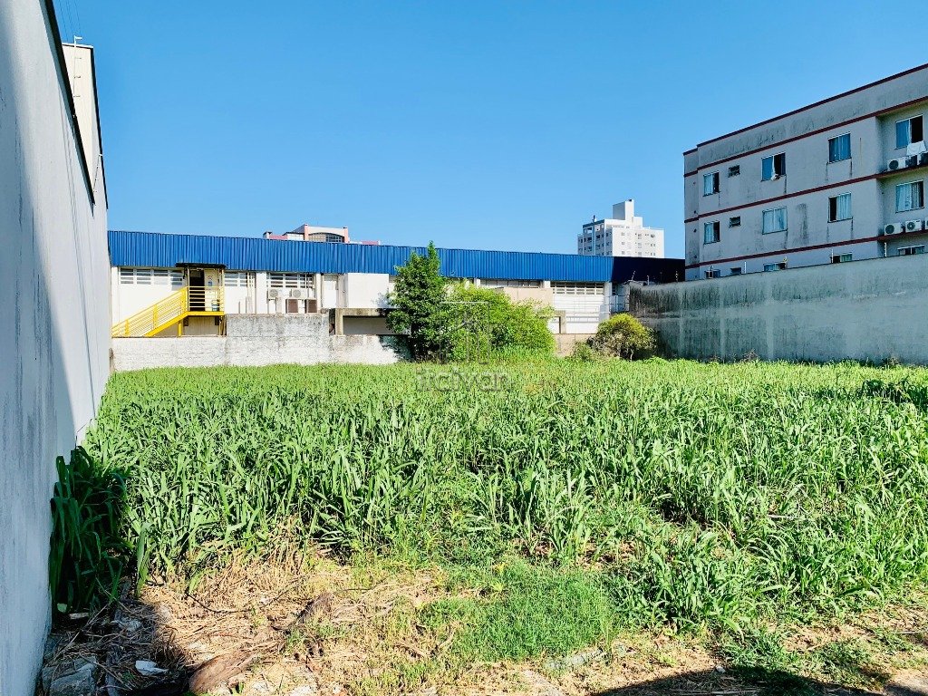 Terreno à venda no Centro: 